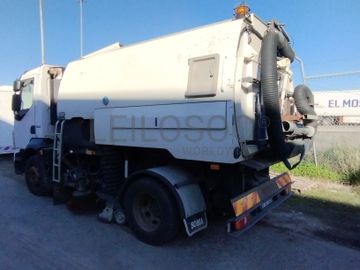 Camião Volvo FLL15 · Ano 2009