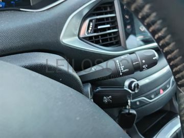 Peugeot 308 1.5 BlueHdi · Ano 2020
