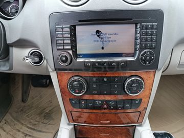 Mercedes-Benz ML 320 · Ano 2006