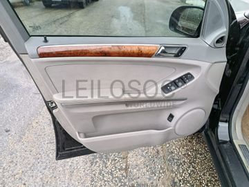 Mercedes-Benz ML 320 · Ano 2006