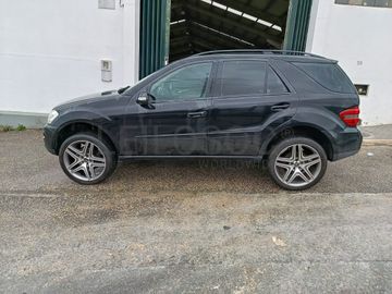 Mercedes-Benz ML 320 · Ano 2006