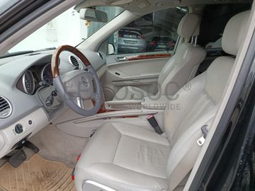 Mercedes-Benz ML 320 · Ano 2006