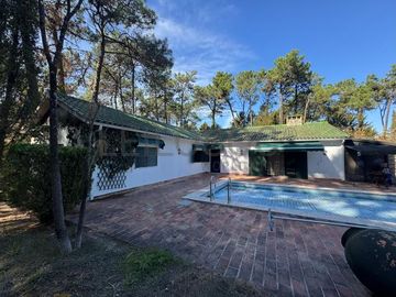 Moradia V5 com Piscina · Herdade da Aroeira, Almada