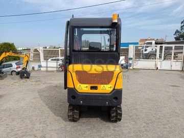 Mini Giratória Infront YFE20 · Ano 2023