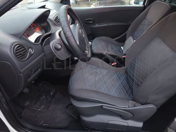 Renault Clio 1.5 DCi · Ano 2008