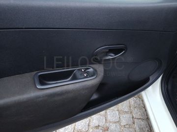 Renault Clio 1.5 DCi · Ano 2008