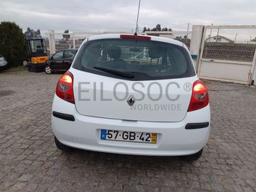 Renault Clio 1.5 DCi · Ano 2008