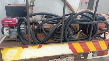 Camião-cisterna Toyota Hino - 2003