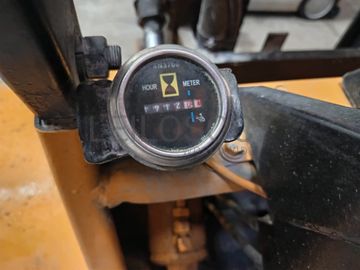 Empilhador Mitsubishi FD-25 · Ano 1990