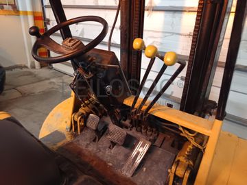 Empilhador Mitsubishi FD-25 · Ano 1990