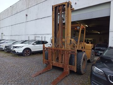 Empilhador Toyota · Porta Contentores