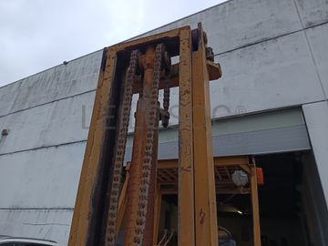 Empilhador Toyota · Porta Contentores