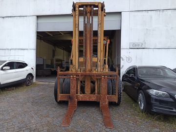 Empilhador Toyota · Porta Contentores