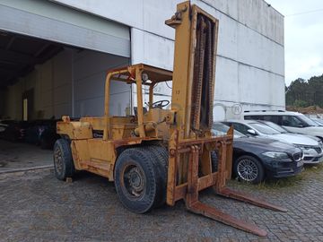 Empilhador Toyota · Porta Contentores