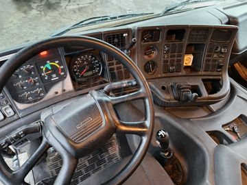 Scania P94B (4x2) 230 · Ano 2002