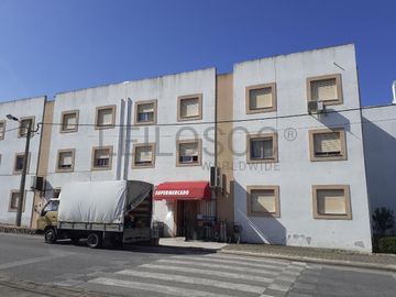 Direito de Superfície de Estabelecimento Comercial · Azeitão, Setúbal