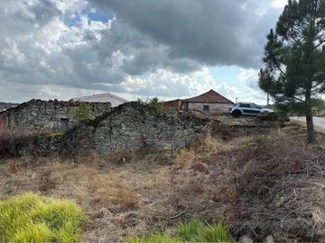 Casa em Pedra · Vilares, Vila Real