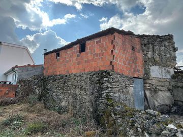 Casa em Pedra · Vilares, Vila Real