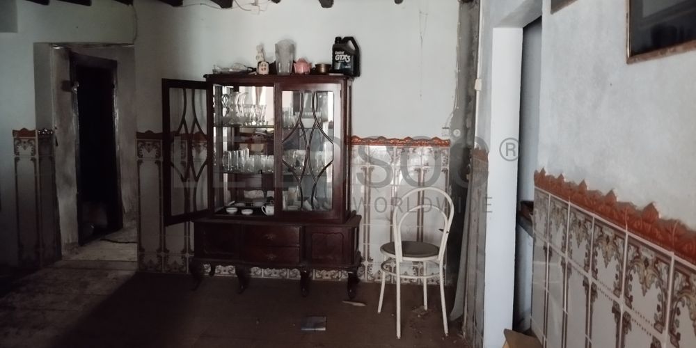 Moradia V6 (Para Recuperação) com Terreno · Vila Velha de Ródão 6
