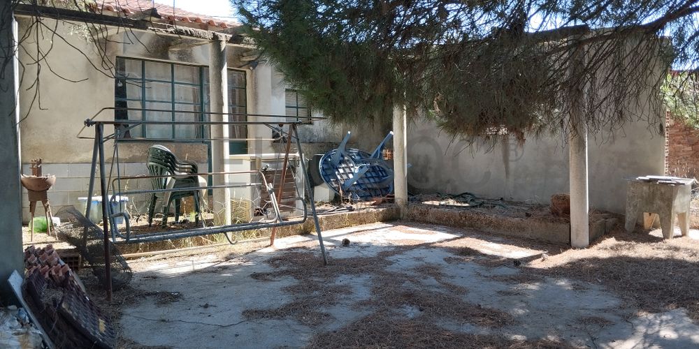 Moradia V6 (Para Recuperação) com Terreno · Vila Velha de Ródão 8