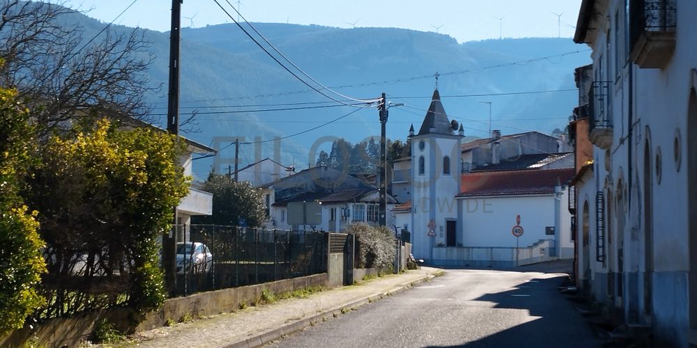 Moradia V2 · Miranda do Corvo 12