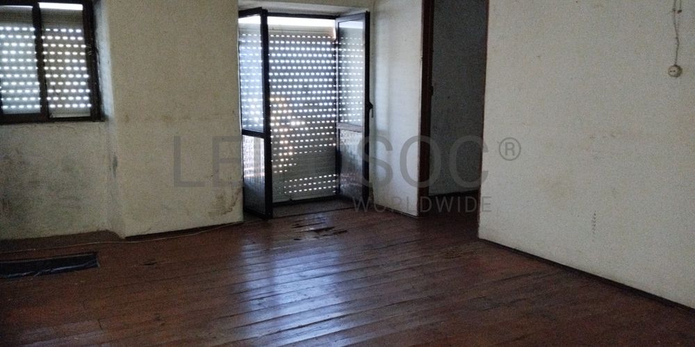 Moradia V2 · Miranda do Corvo 7