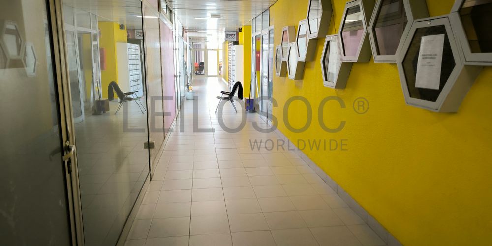 Loja · Corroios, Seixal 11