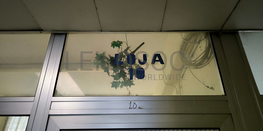 Loja · Corroios, Seixal 9