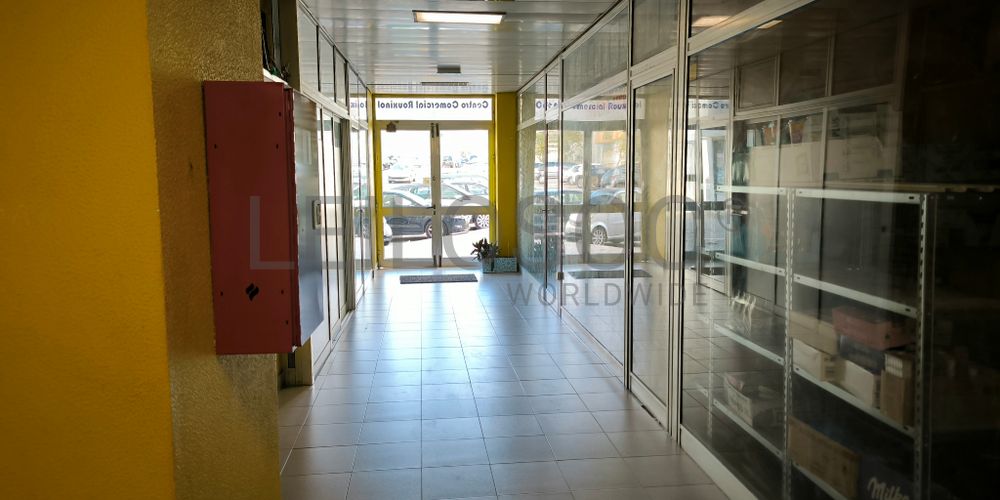 Loja · Corroios, Seixal 12