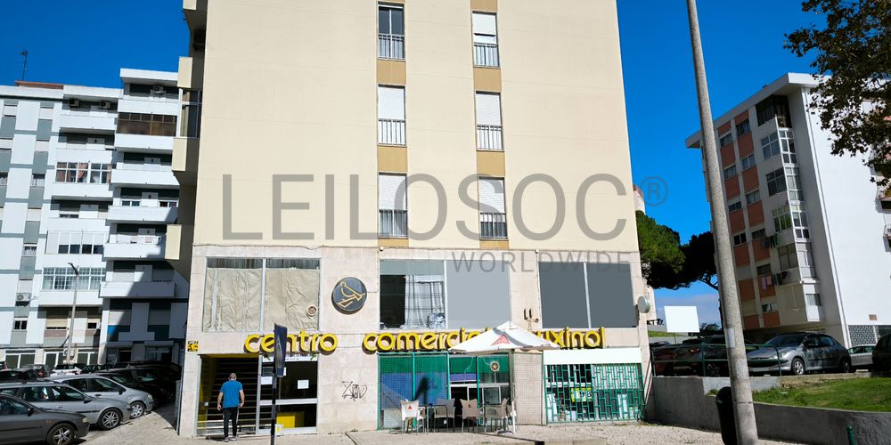 Loja · Corroios, Seixal