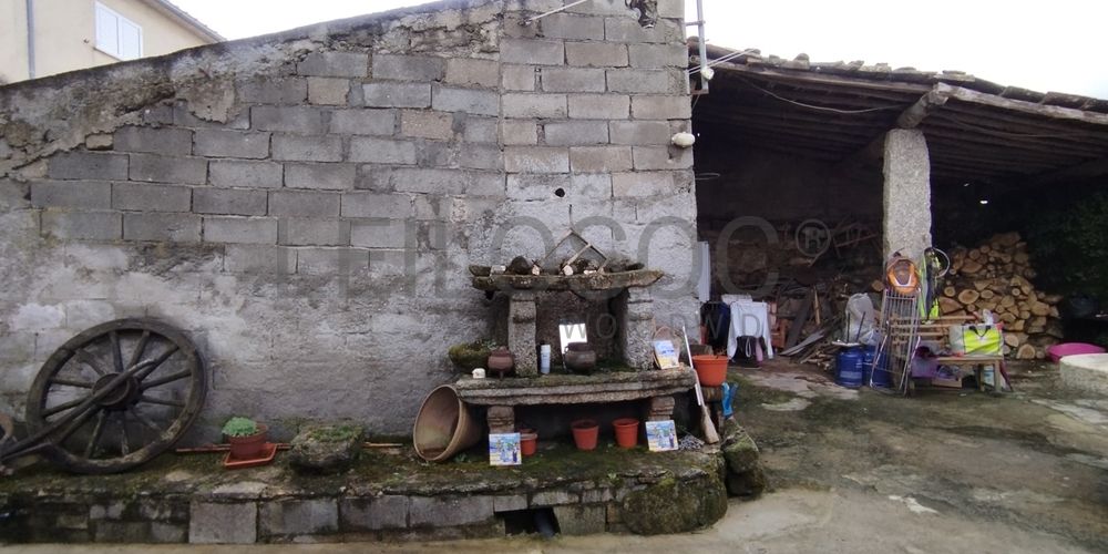 Moradia com arrecadação e anexo · Aldeia Velha, Sabugal 5