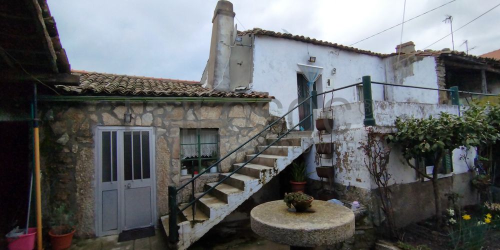 Moradia com arrecadação e anexo · Aldeia Velha, Sabugal 4