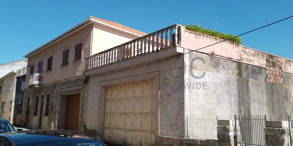 Moradia V4 com Terreno · Britiande, Lamego