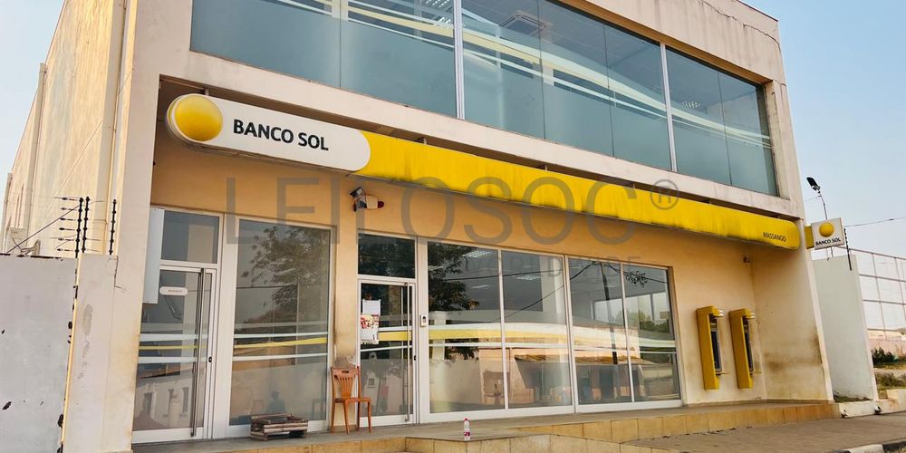 MASSANGO | MALANGE | Antiga Agência Bancária 4