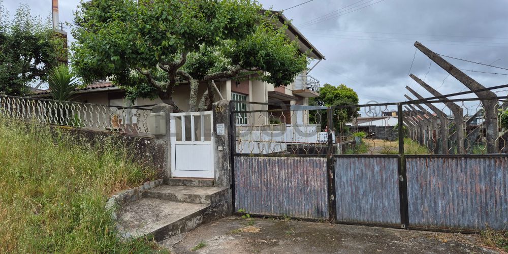 Moradia V4 · Vila de Cucujães, Oliveira de Azeméis 3