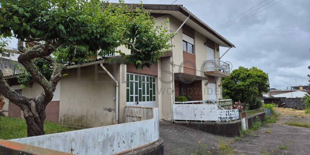 Moradia V4 · Vila de Cucujães, Oliveira de Azeméis