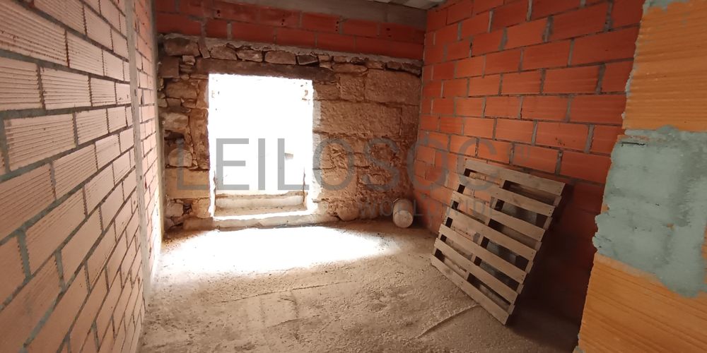 Edifício com 3 Pisos · Tabuaço 10