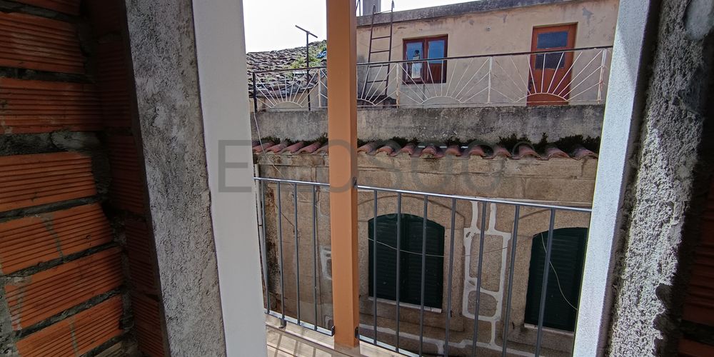 Edifício com 3 Pisos · Tabuaço 21