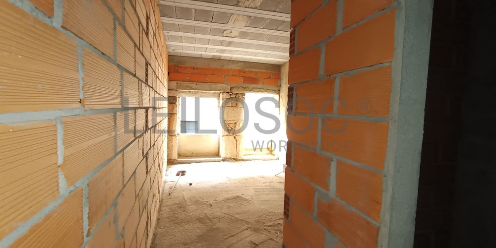 Edifício com 3 Pisos · Tabuaço 8