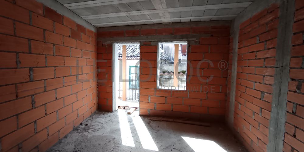 Edifício com 3 Pisos · Tabuaço 23