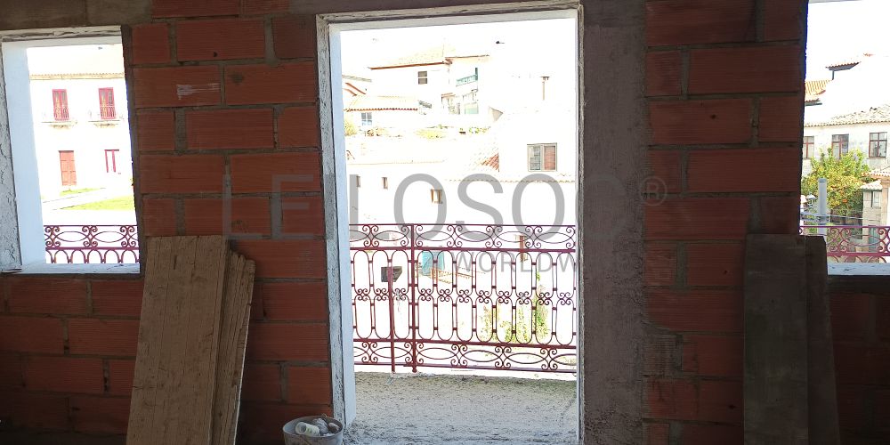 Edifício com 3 Pisos · Tabuaço 25