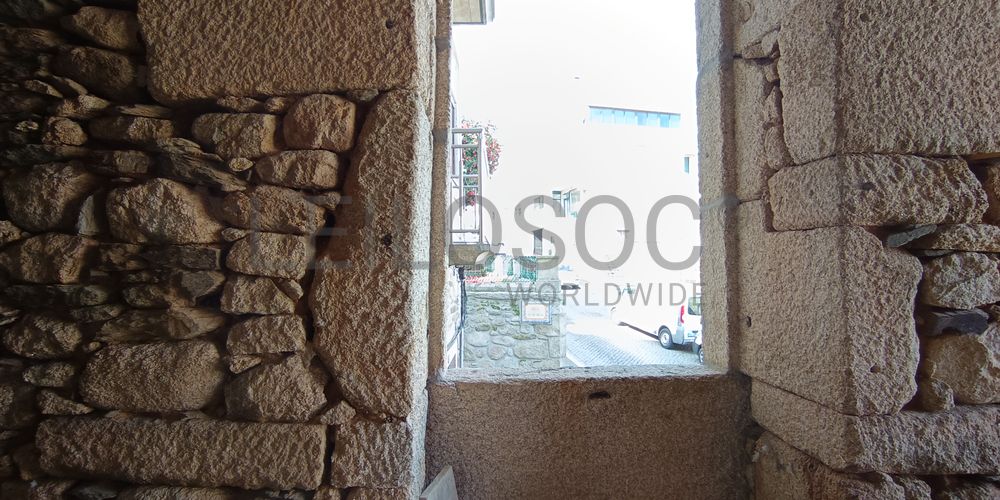 Edifício com 3 Pisos · Tabuaço 18