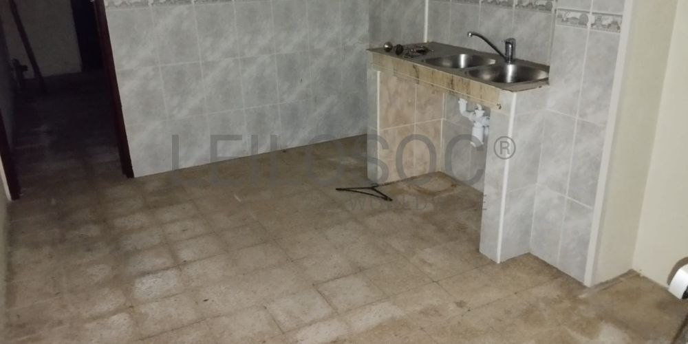 Proporção de 1/2 de Edifício · Setúbal 17