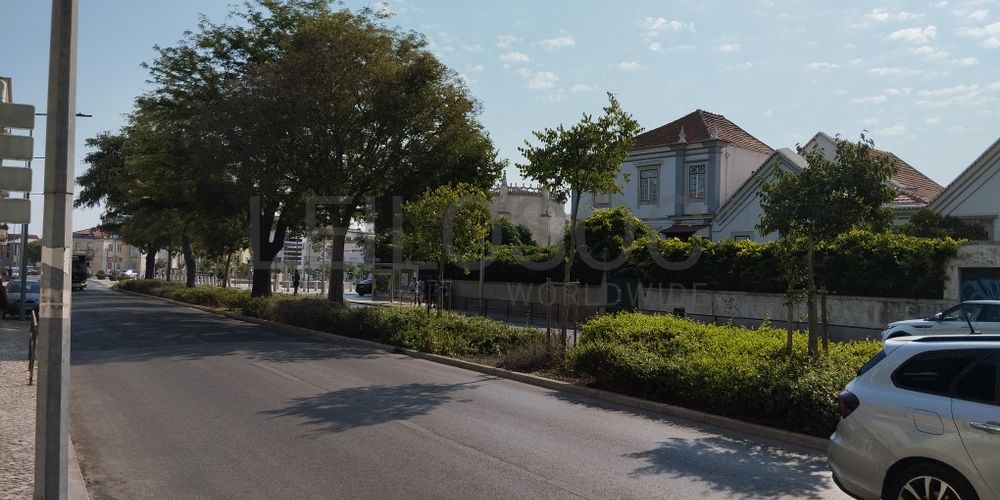 Proporção de 1/2 de Edifício · Setúbal 4