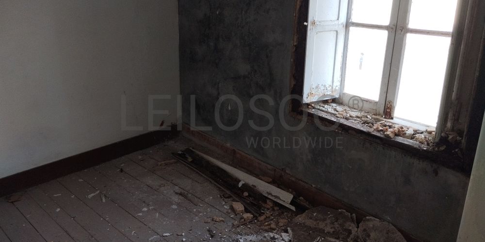 Proporção de 1/2 de Edifício · Setúbal 23