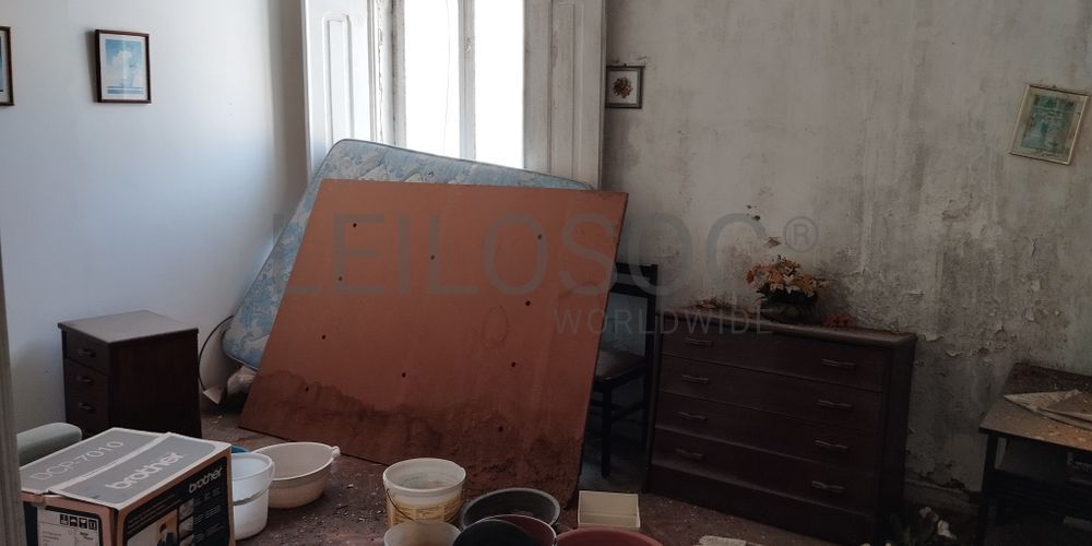 Proporção de 1/2 de Edifício · Setúbal 8