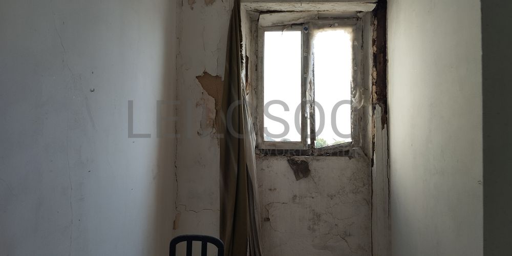 Proporção de 1/2 de Edifício · Setúbal 14