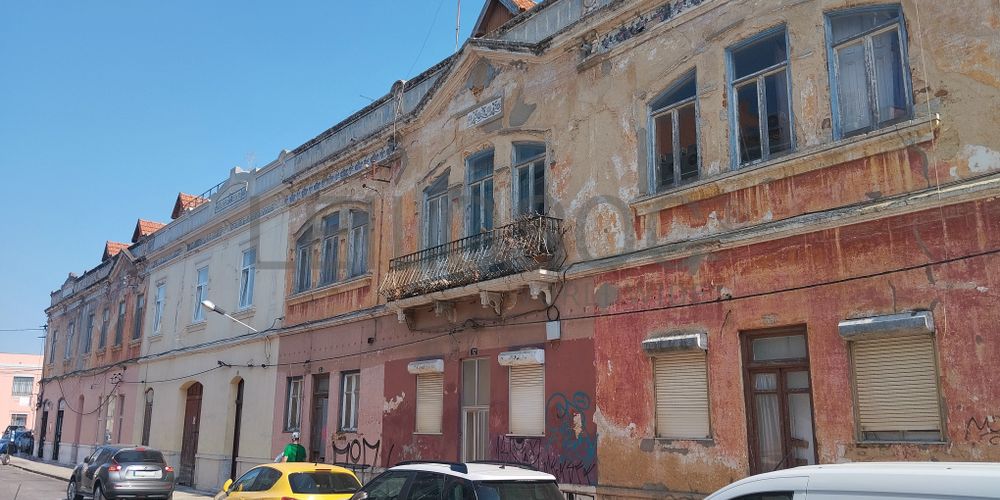 Proporção de 1/2 de Edifício · Setúbal