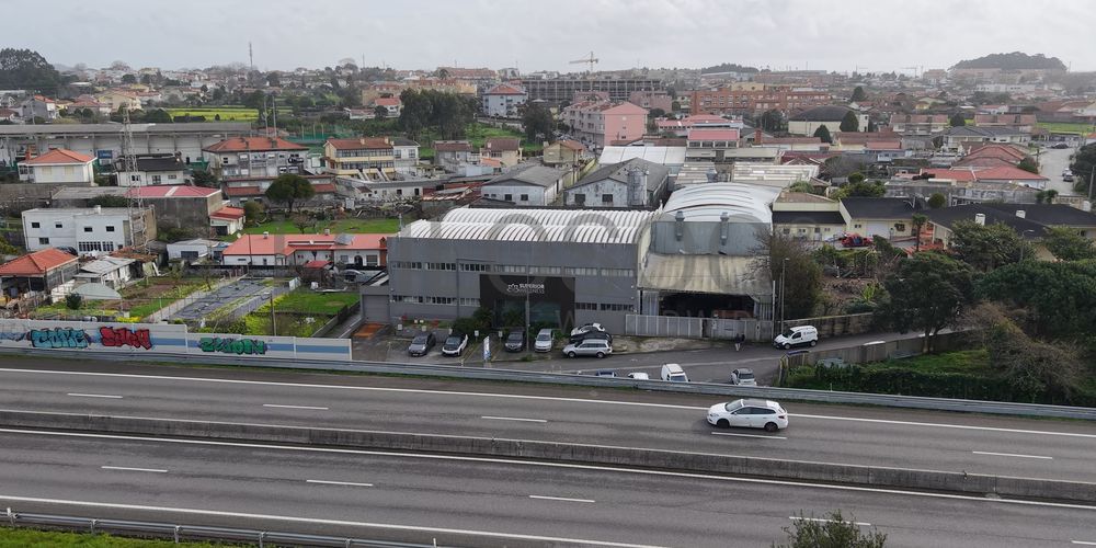 Armazém com 4.928 m² · Arcozelo, Vila Nova de Gaia 2