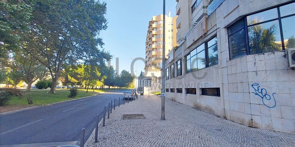 Direito à Raiz de Apartamento T6 · Areeiro, Lisboa 5